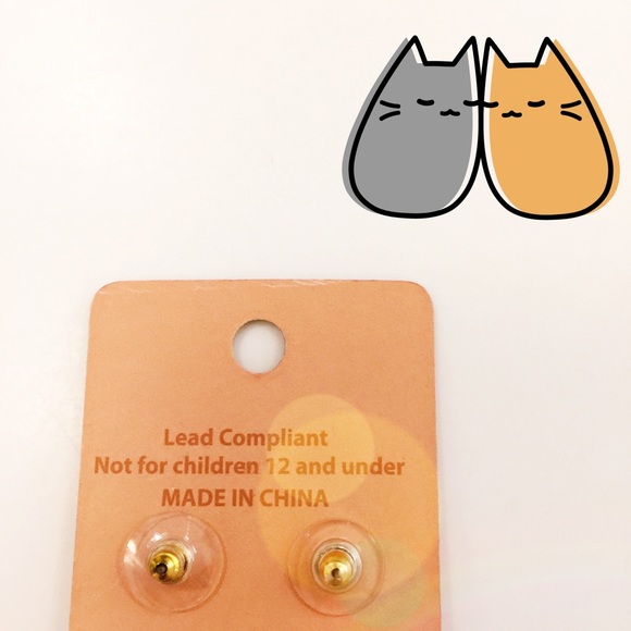 . {ELLA EURO} Gold leave chandelier earrings - Picture 7 of 8