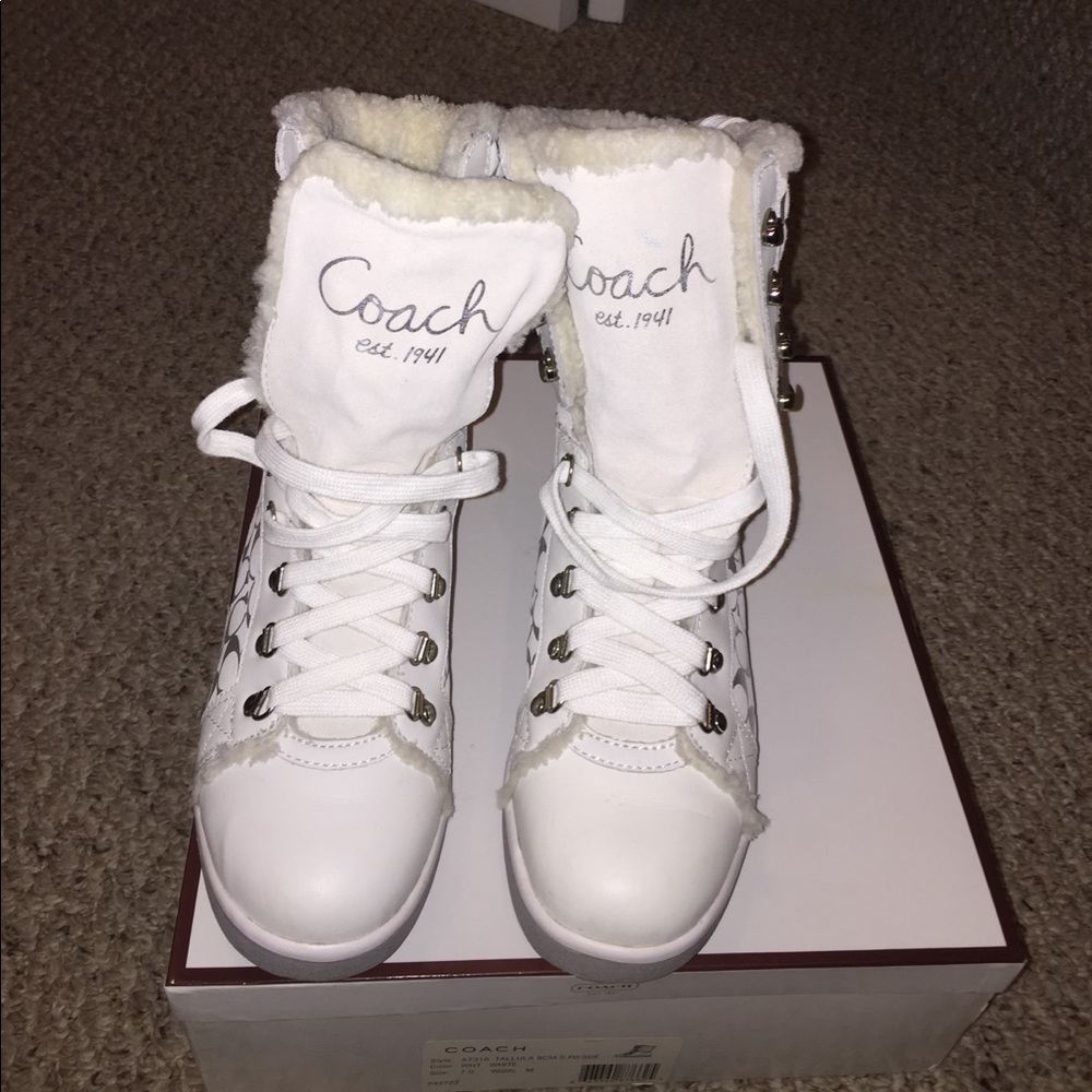White coach winter boots