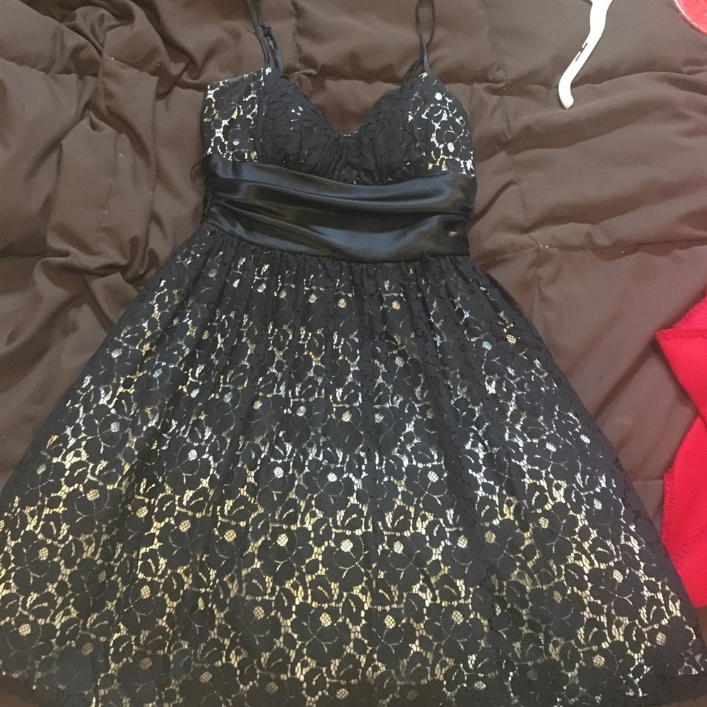 Black & cream lace party dress