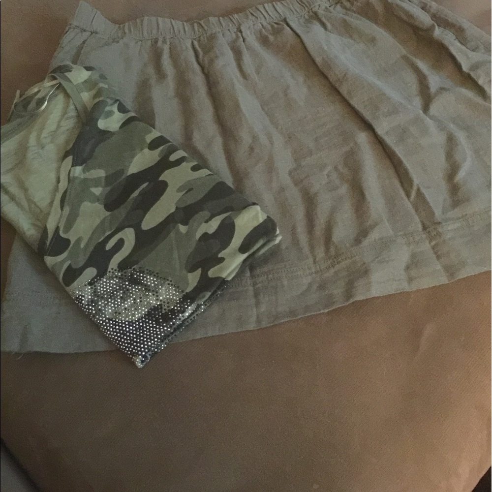 Skirt - Picture 2 of 2
