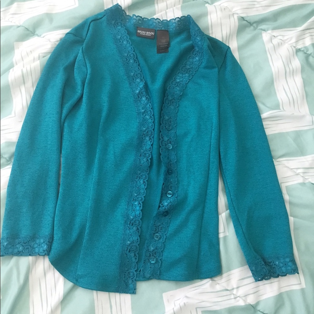 Bisou Bisou small teal cardigan!😊