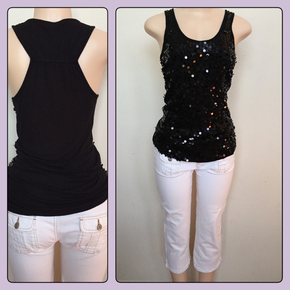 ♥️🎉🦋HOST PICK 🦋🎉♥️Embellished tank top 🌸