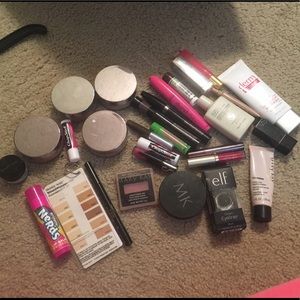 Make up bundle