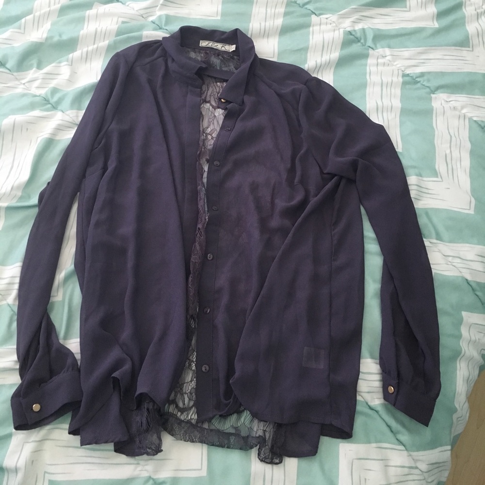 Large Chloe K. plum blouse with lace backing❤️😍