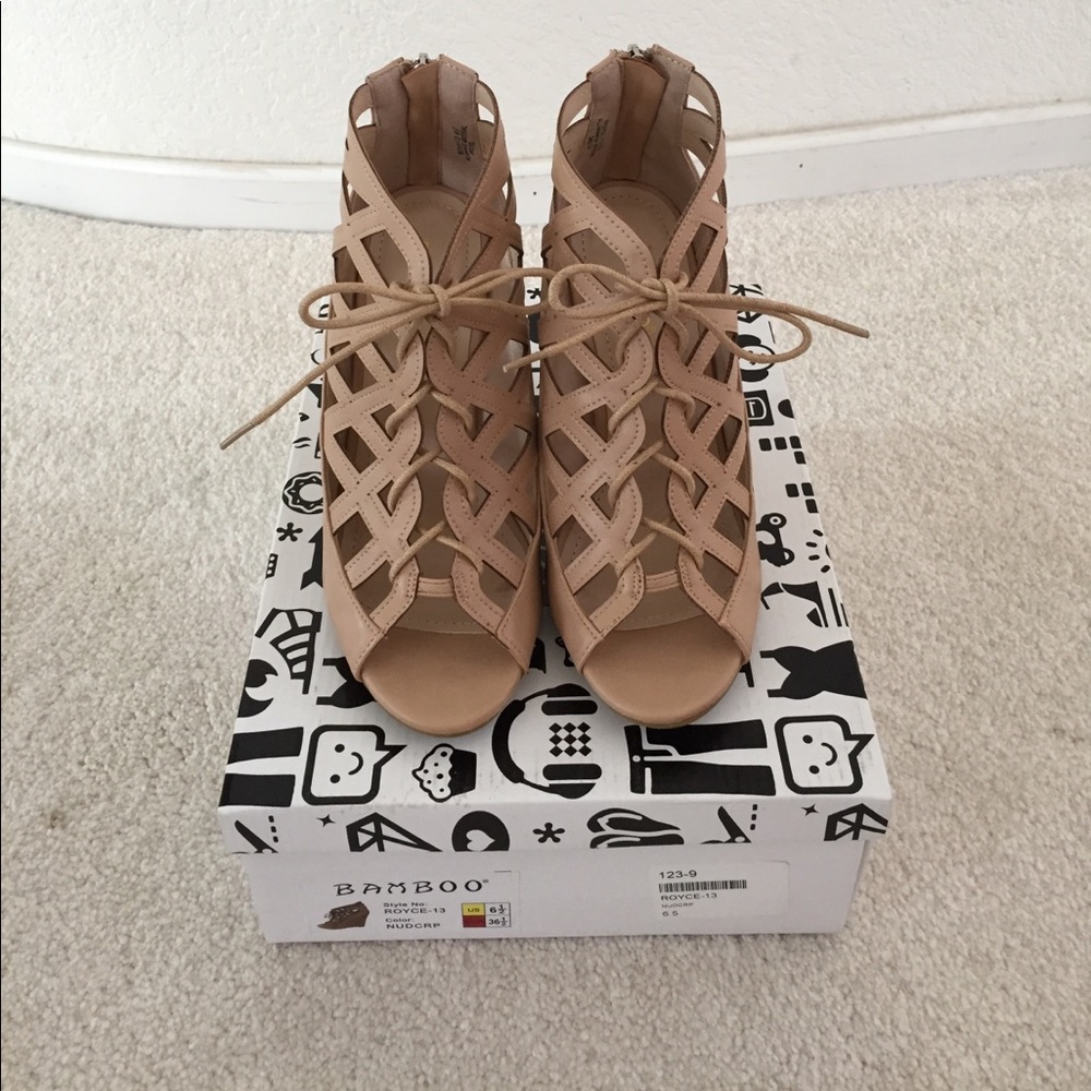 NWT Bamboo Beige Lace Up gladiator Wedges
