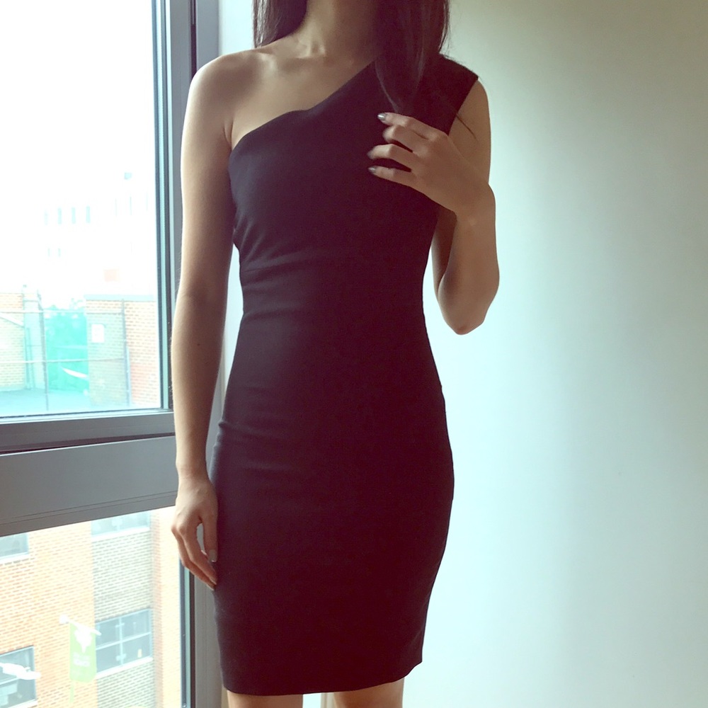 One-shoulder dress