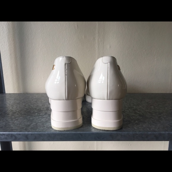 Size 38 - Picture 2 of 4