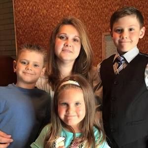 Meet your Posher, Debi