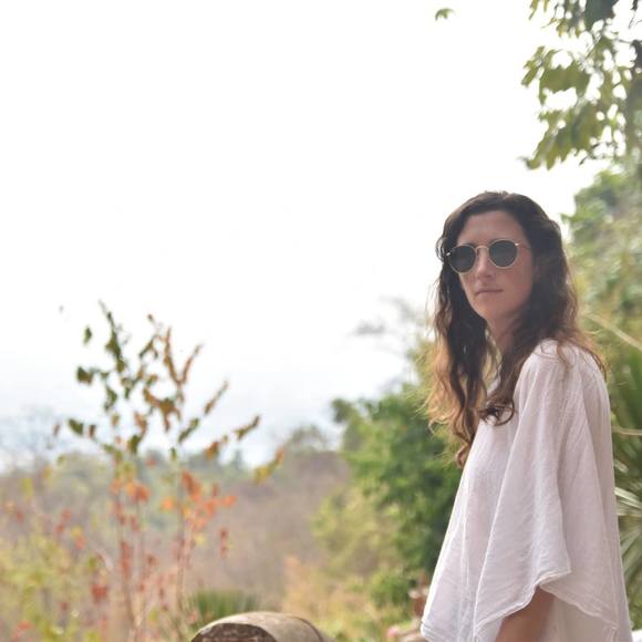 Meet your Posher, Emily - Picture 1 of 1