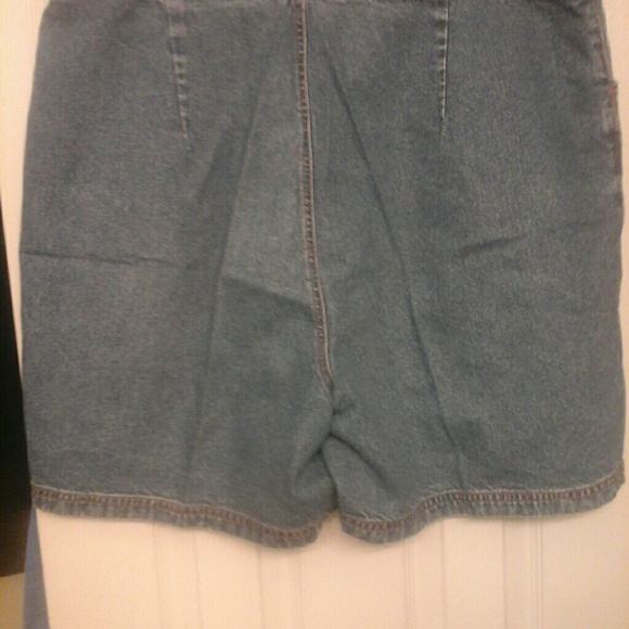 Jean shorts - Picture 2 of 2