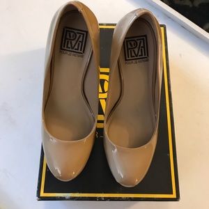 Pour La Victoire Heels in Nude
