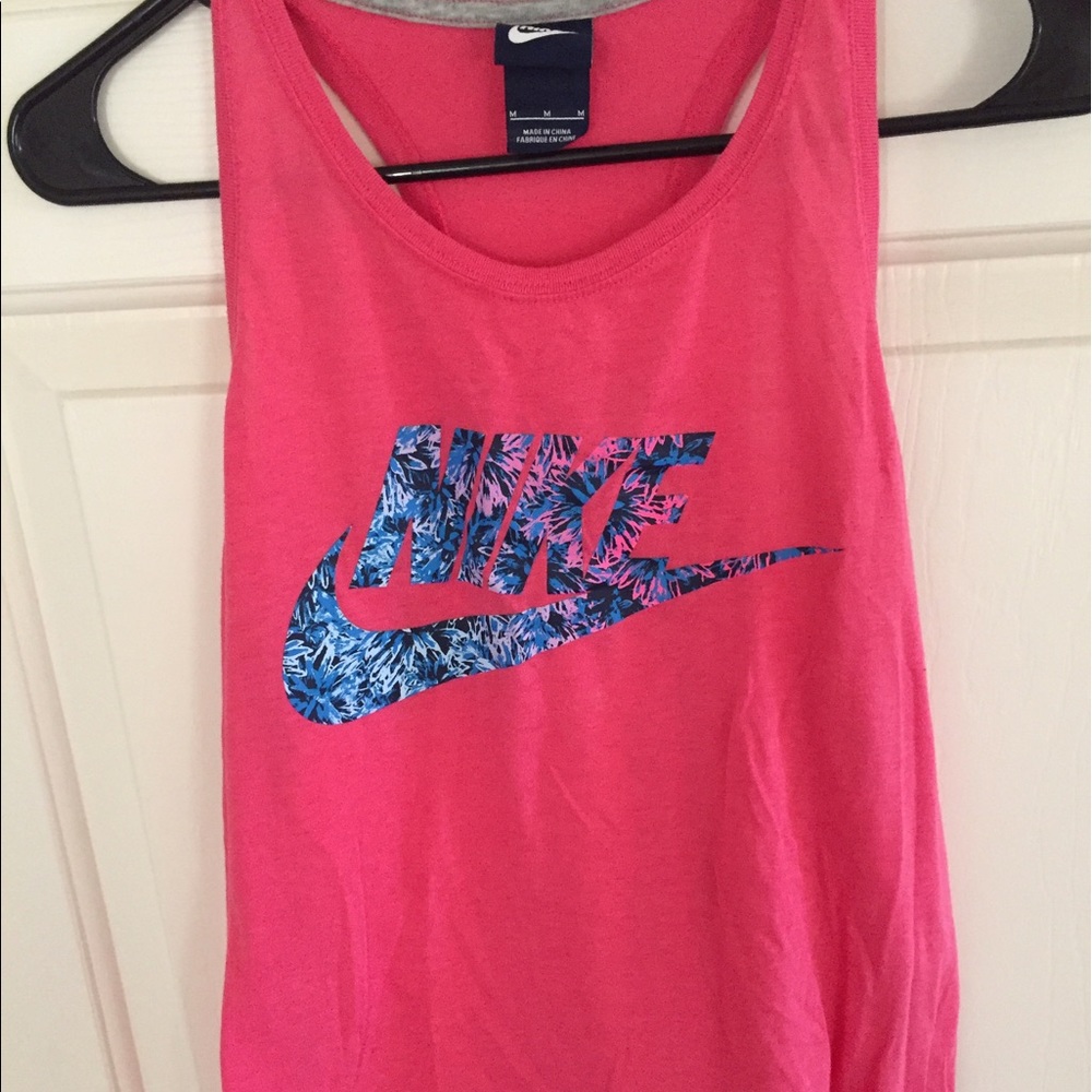Nike workout top