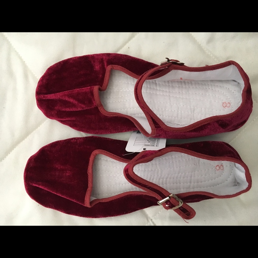 NWT Red Velvet Mary Janes Size 8