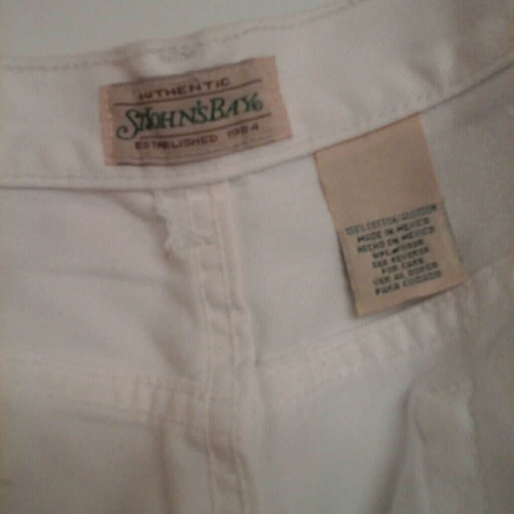 Shorts - Picture 3 of 4