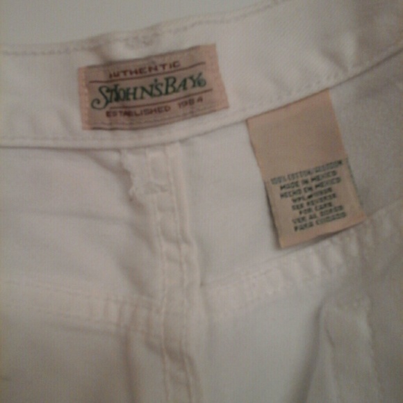 Shorts - Picture 3 of 4