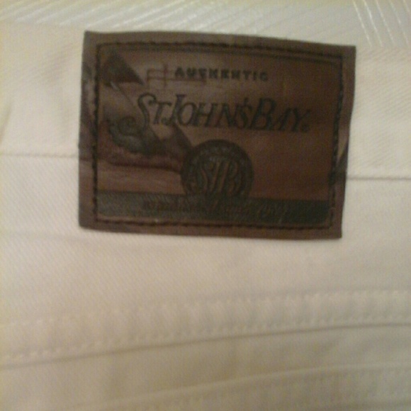 Shorts - Picture 4 of 4