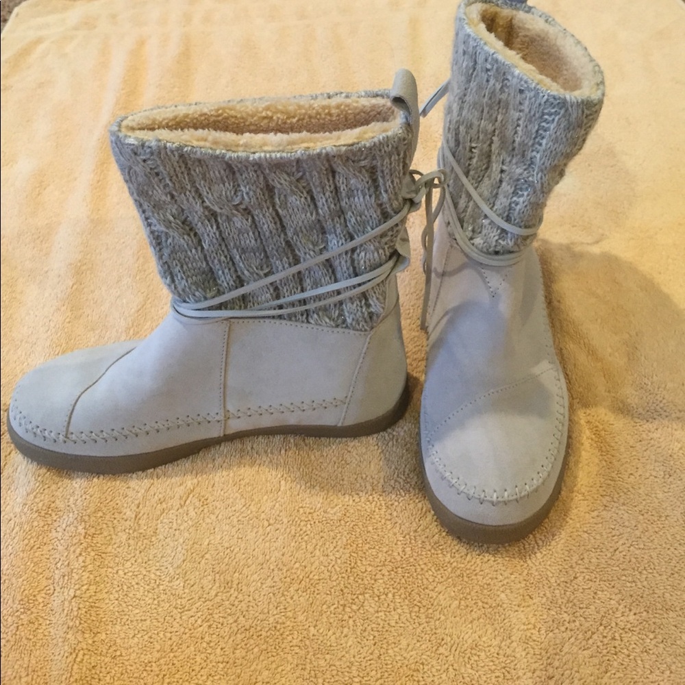 Toms boots 💕
