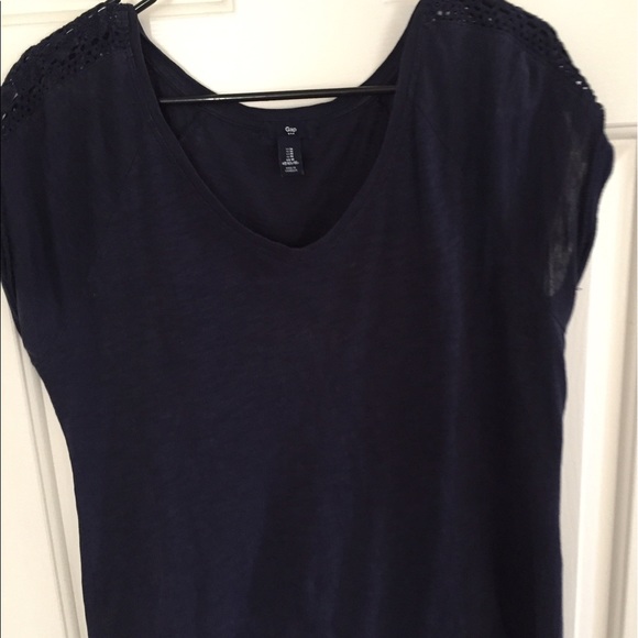 Cute Gap top - Picture 1 of 2