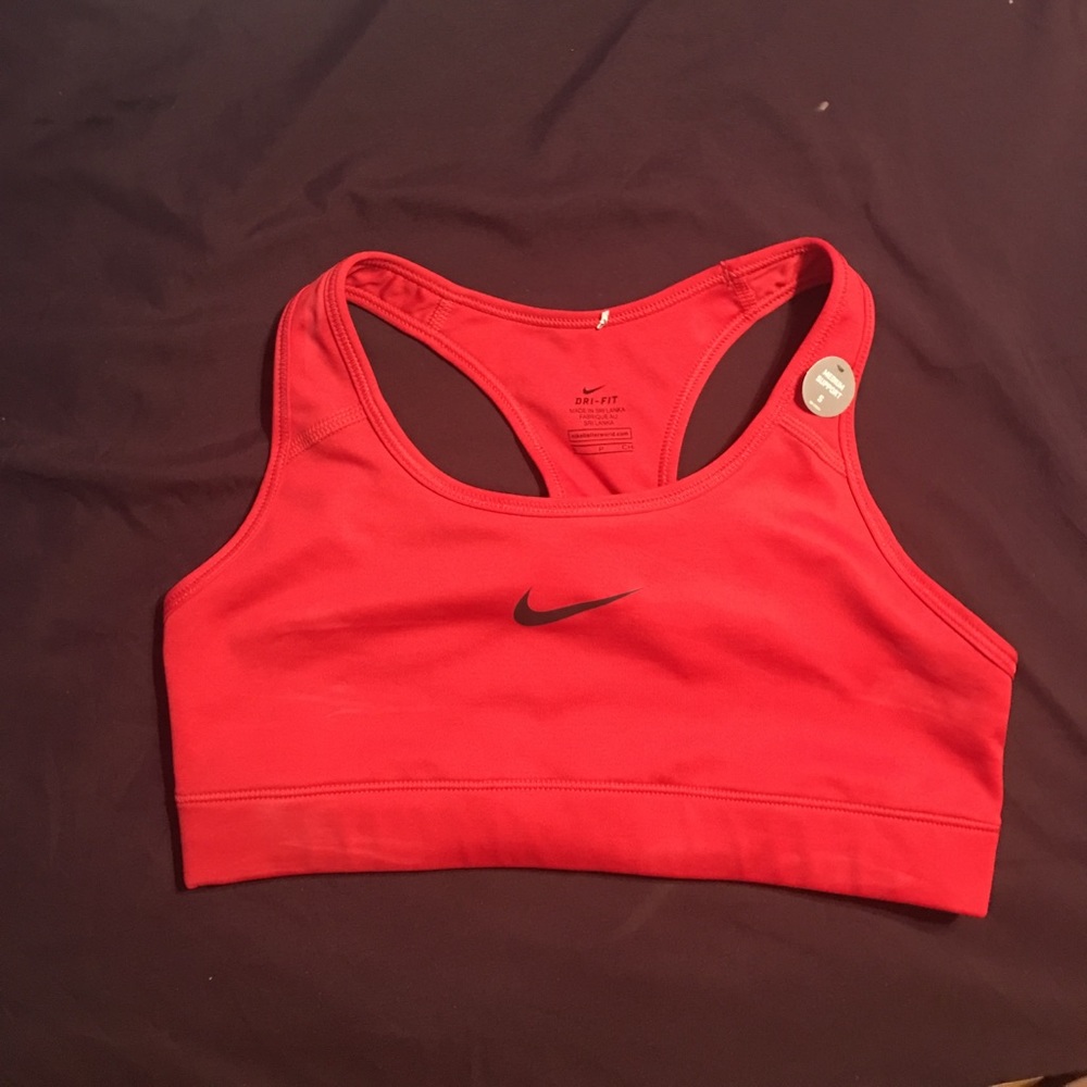 Nike sports bra NWT