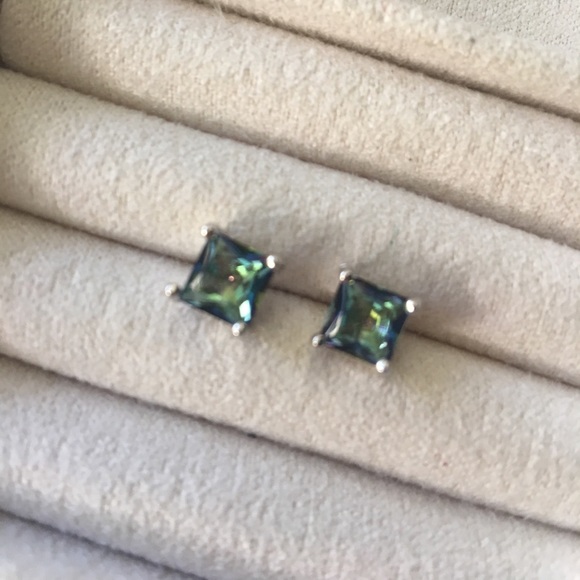 🔥SALE Last 1! 18k gold mystic topaz earrings - Picture 3 of 5