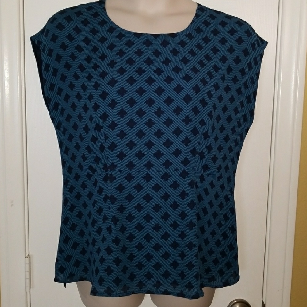 CAbi #3274 Foulard top blouse Size Medium