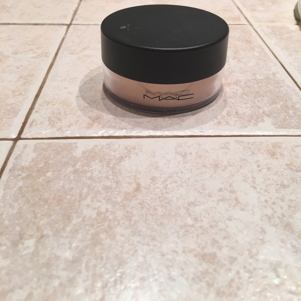 MAC Iridescent Powder in Golden Bronze