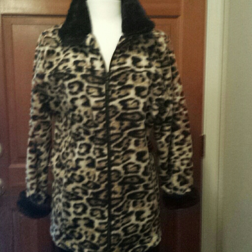 Plus size Animal print jacket w/faux fur trim