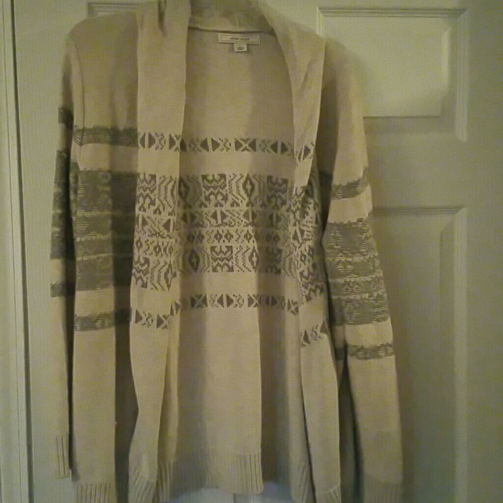 Gray and tan sweater