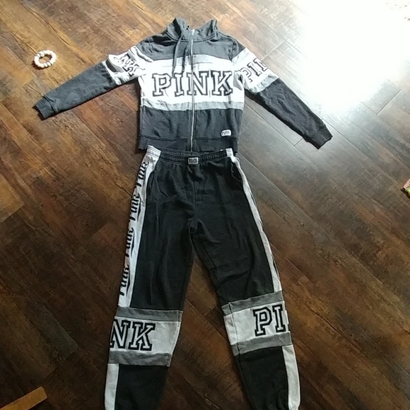 Pink outfit - Picture 1 of 2