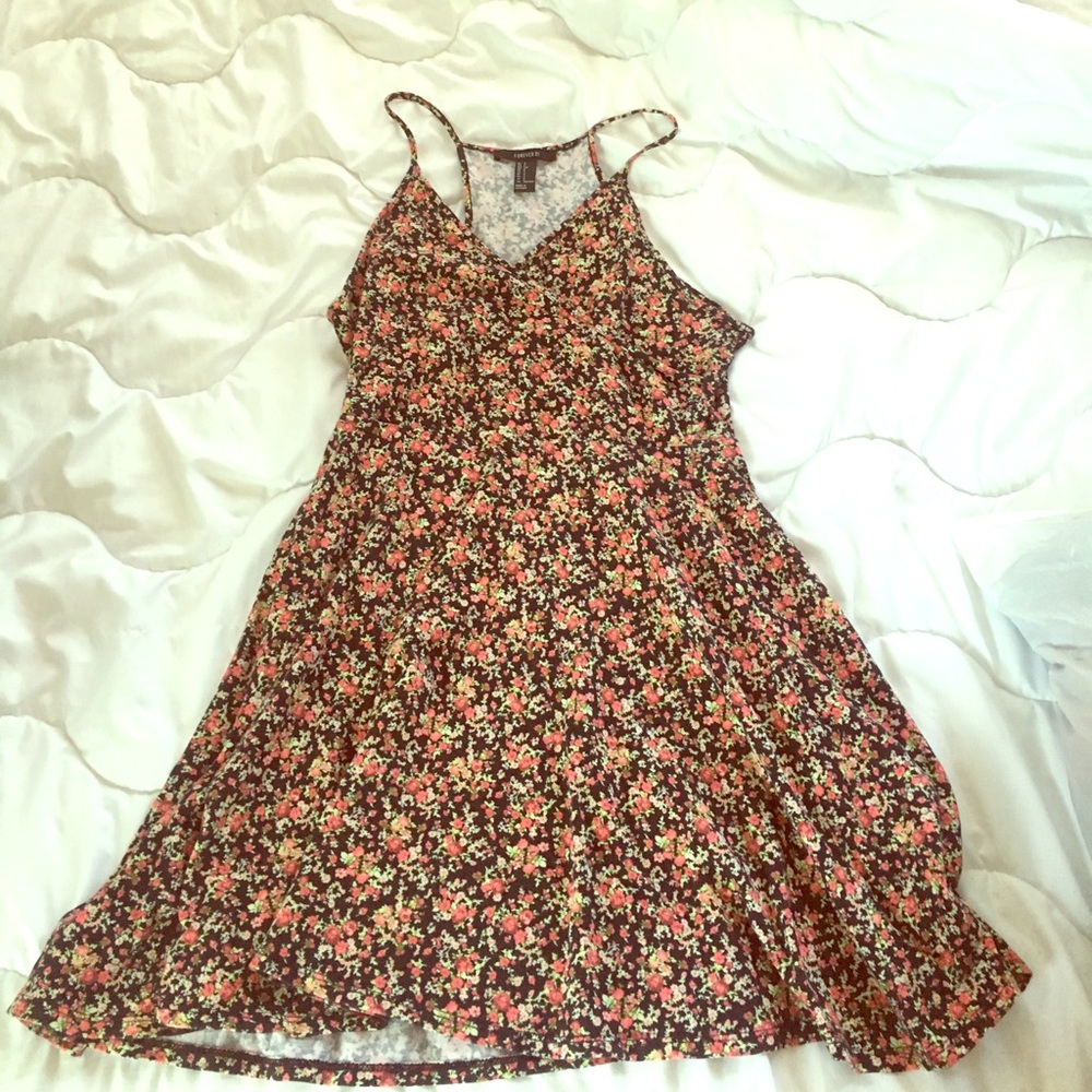 CUTE FLOWY SUMMER DRESS