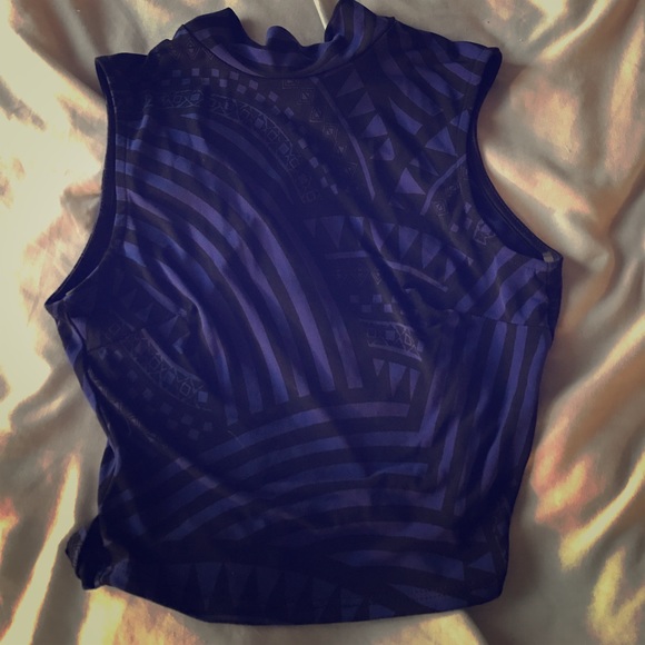 Crop top - Picture 1 of 2