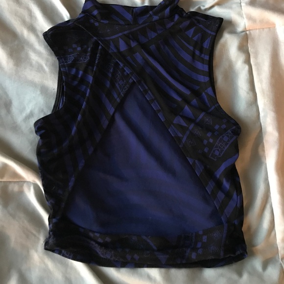 Crop top - Picture 2 of 2