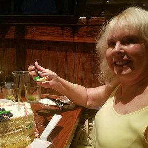 Meet your Posher, Debbie