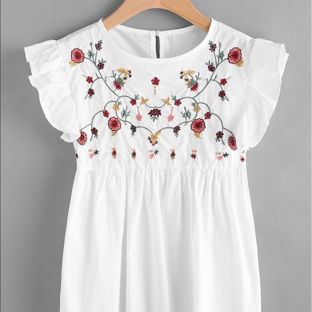 Embroidered Frill Trim Keyhole Back Smock Top NWOT