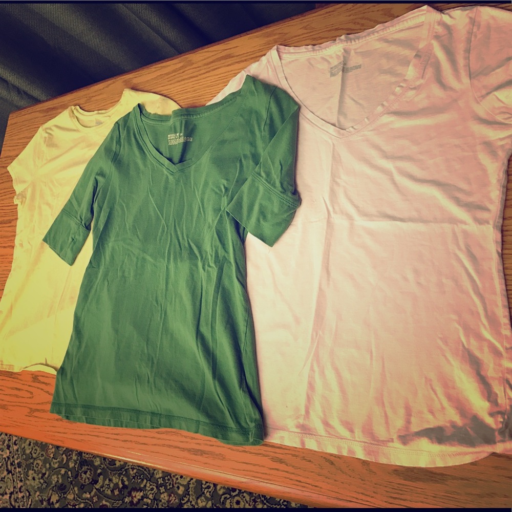 Mossimo BUNDLE OF 3 Crew V-Neck T-Shirt Tops