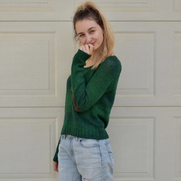 🌸 Green Sweater with elbow patches - Picture 2 of 3