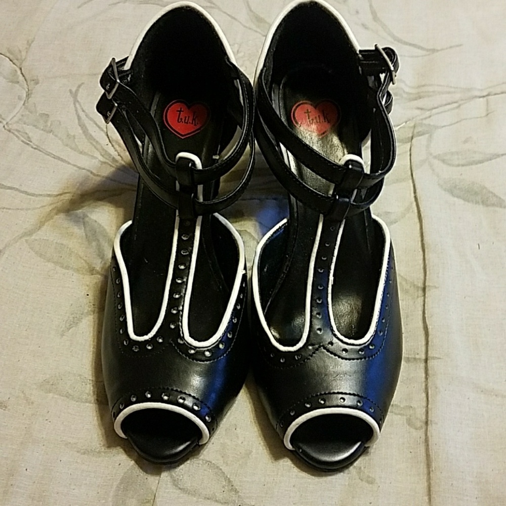 TUK heels