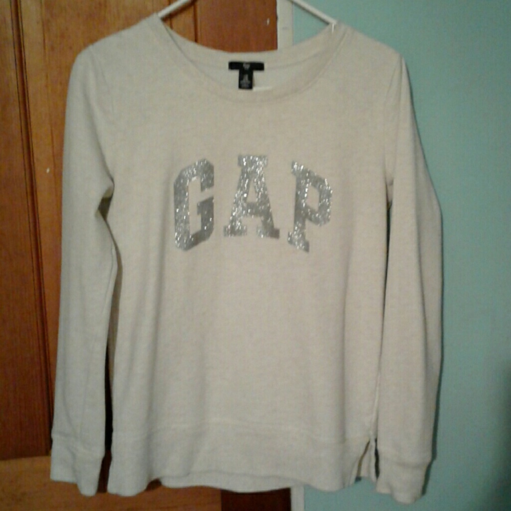 Gap sweater