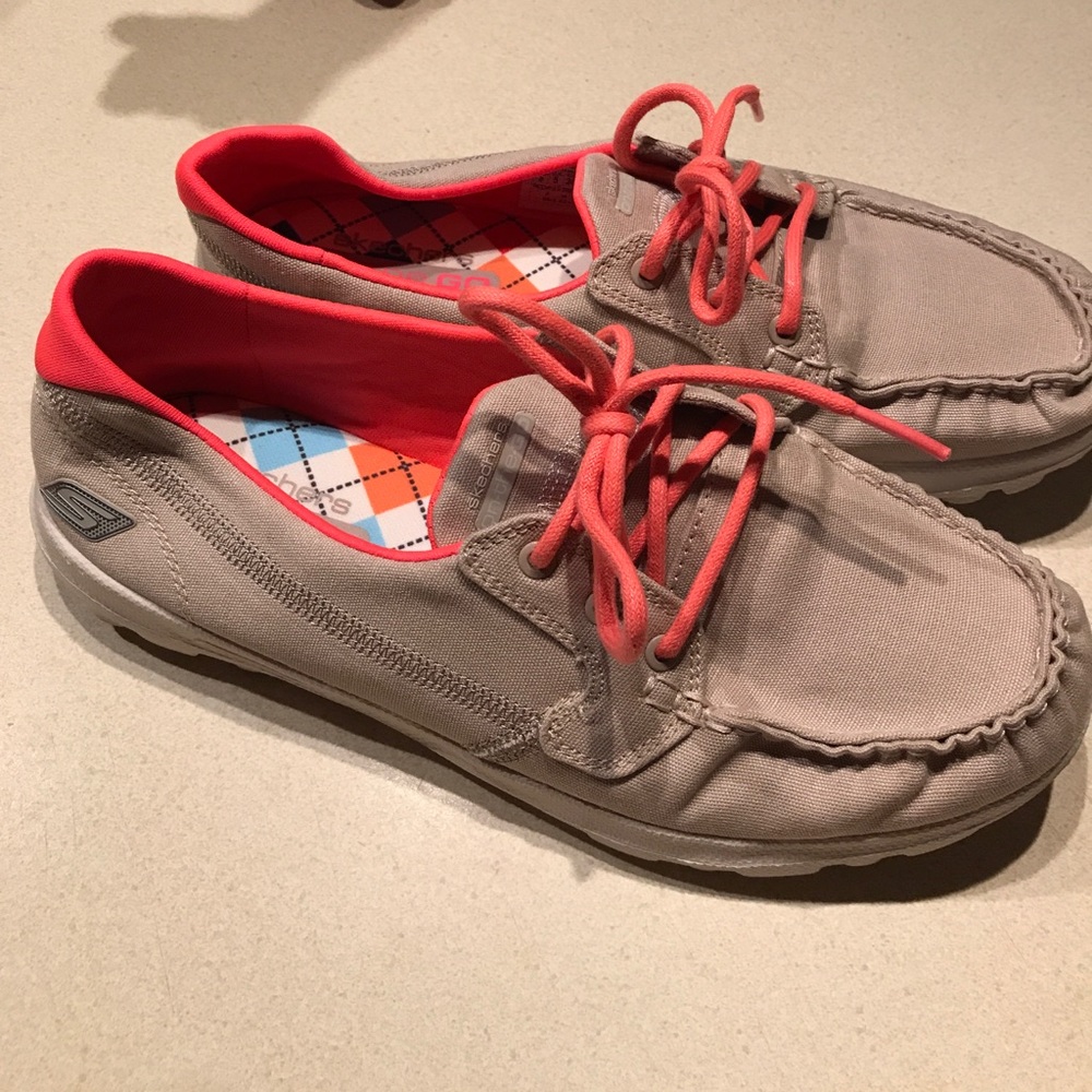 Sketchers boat shoes