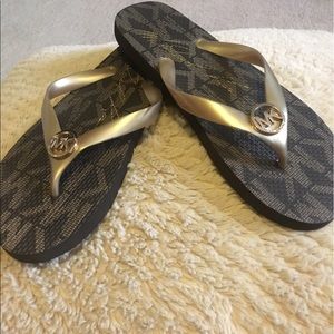Michael Kors flip flops size 8