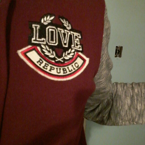 Sweater - Picture 2 of 2