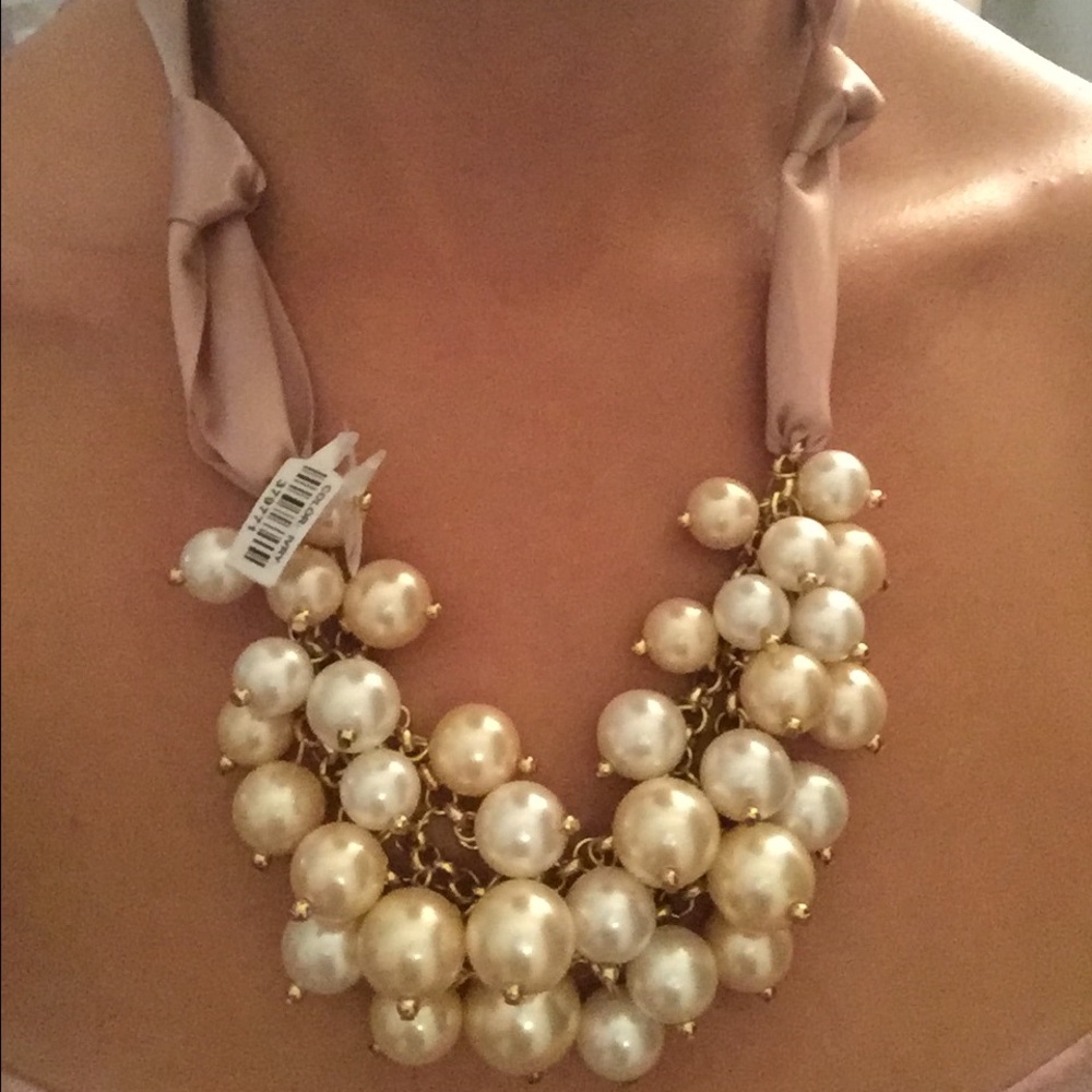 Satin and pearl necklace NWT