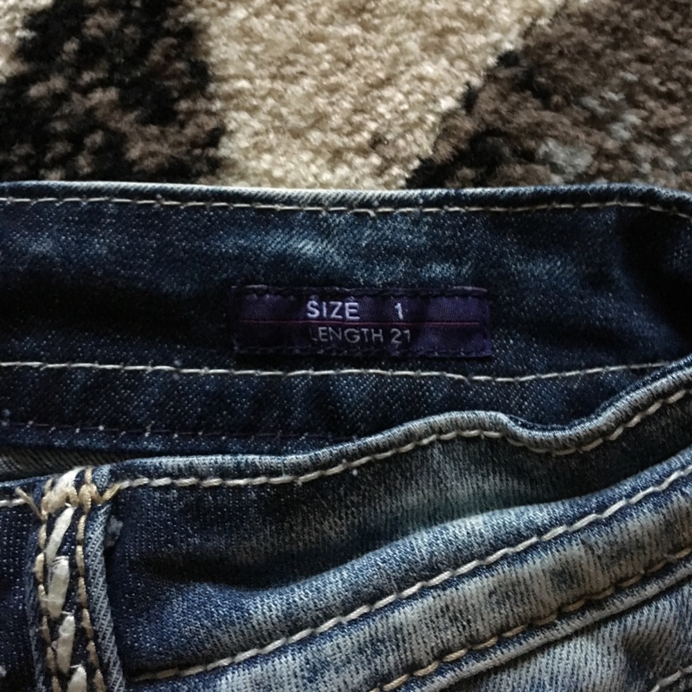 Capris - Picture 3 of 3