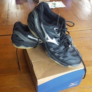 Mizuno volleyball shoes