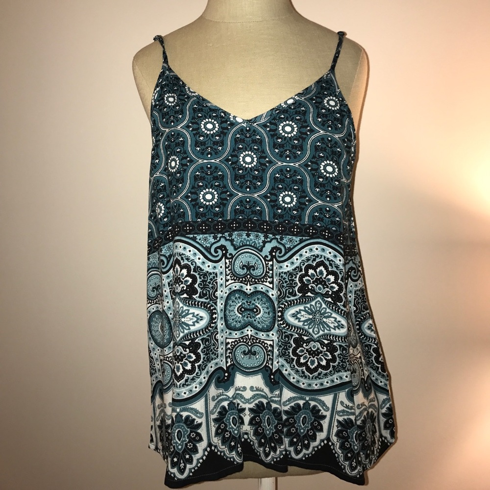 Francesca's Blue Pattern Tank Top