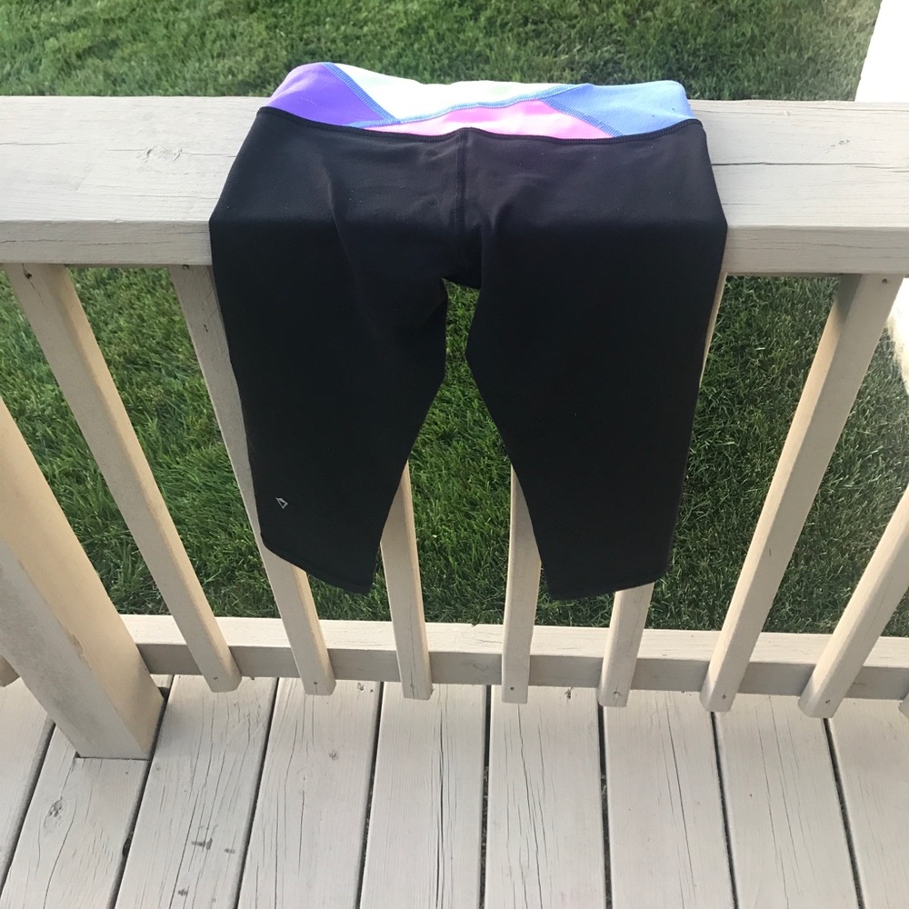 Ivivva (lululemon for kids) crop leggings - Picture 2 of 2