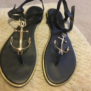 Anchor sandals black and gold size 8