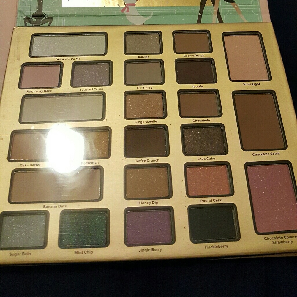 Too faced Christmas palette