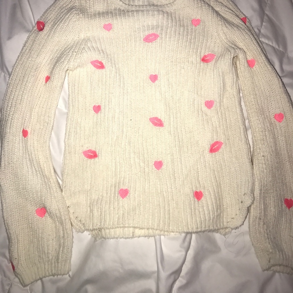 Sweater with coral hearts