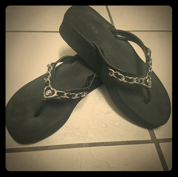 guess black wedge flip flops